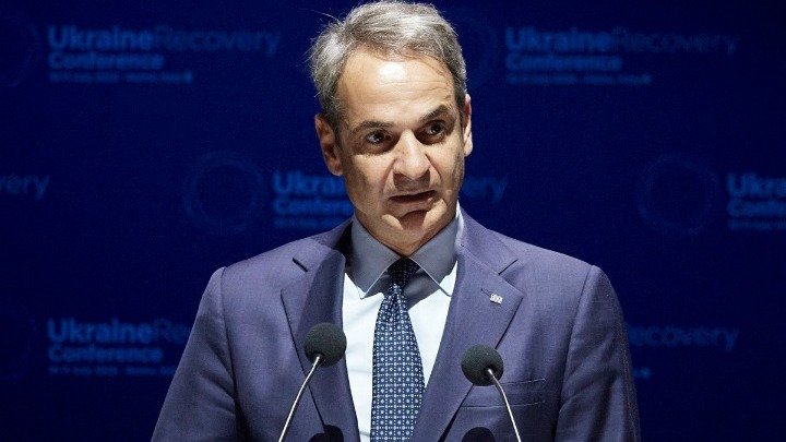 Mitsotakis Urges Cyprus Reunification