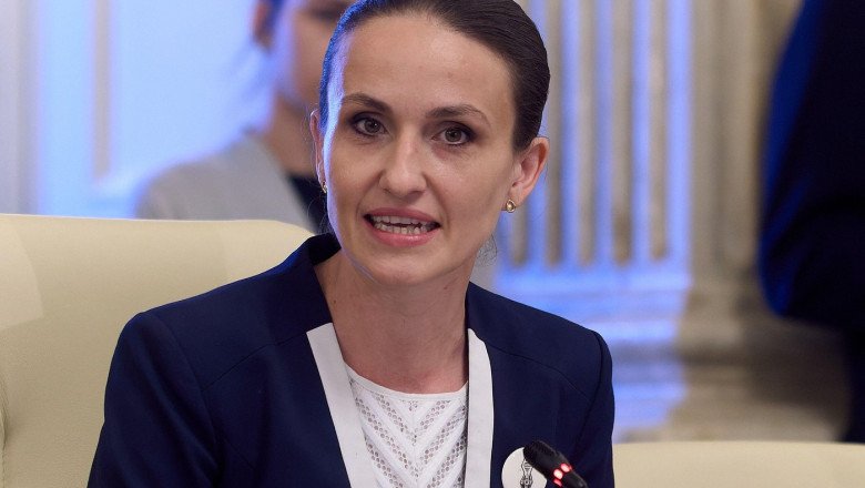 Romanian FM Visits Chisinau to Boost Ties