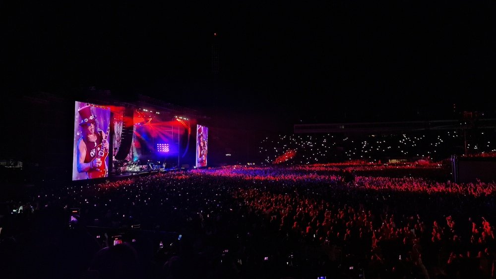 Guns N’ Roses Light Up Sofia Stadium