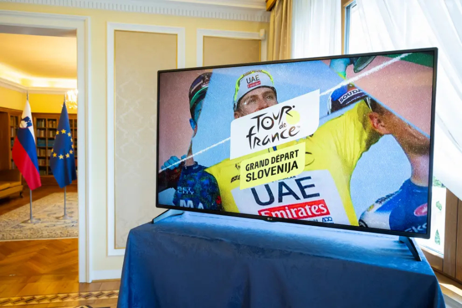 Slovenia submits official bid to host Tour de France in 2029