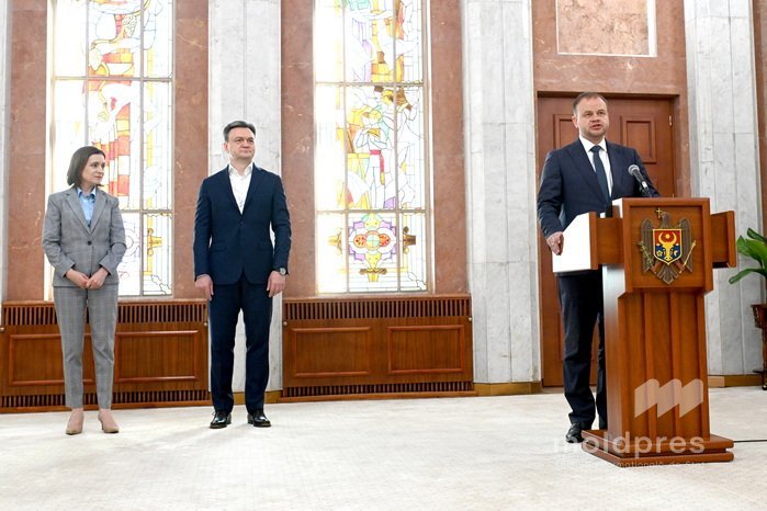 Rosca Sworn In as Deputy PM for Reintegration