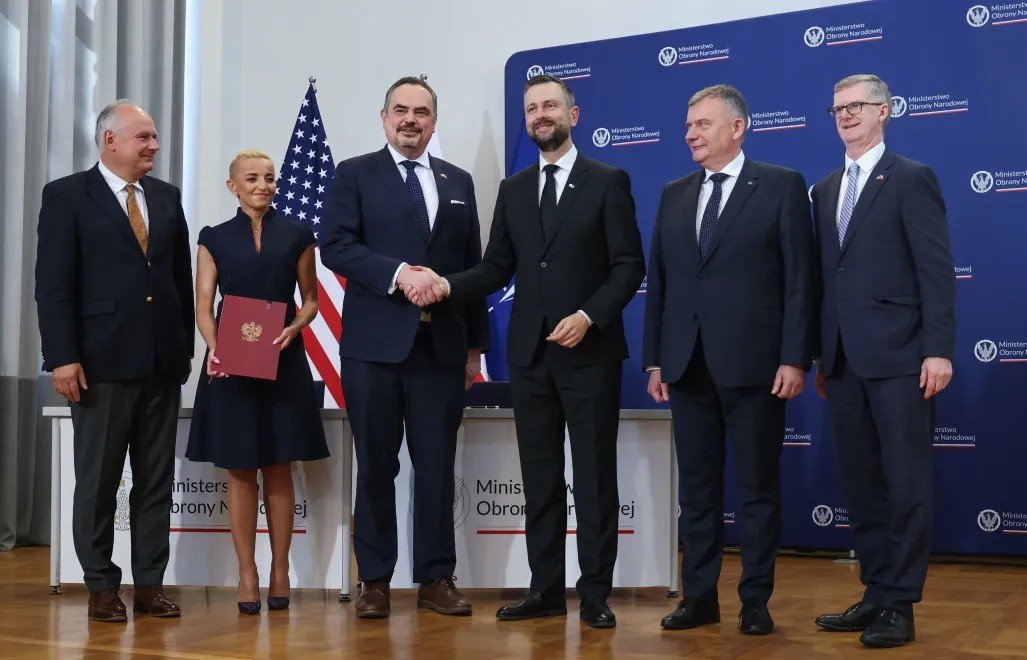 US Backs Poland with Military Loan Guarantee