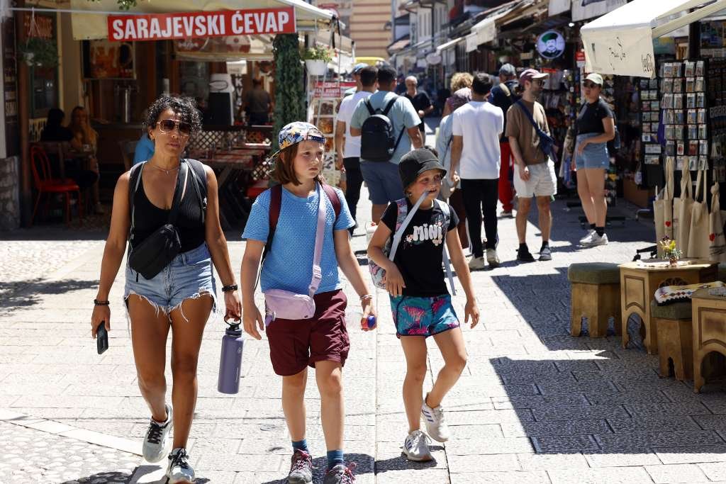 Bosnia's tourist arrivals dip in June 2025