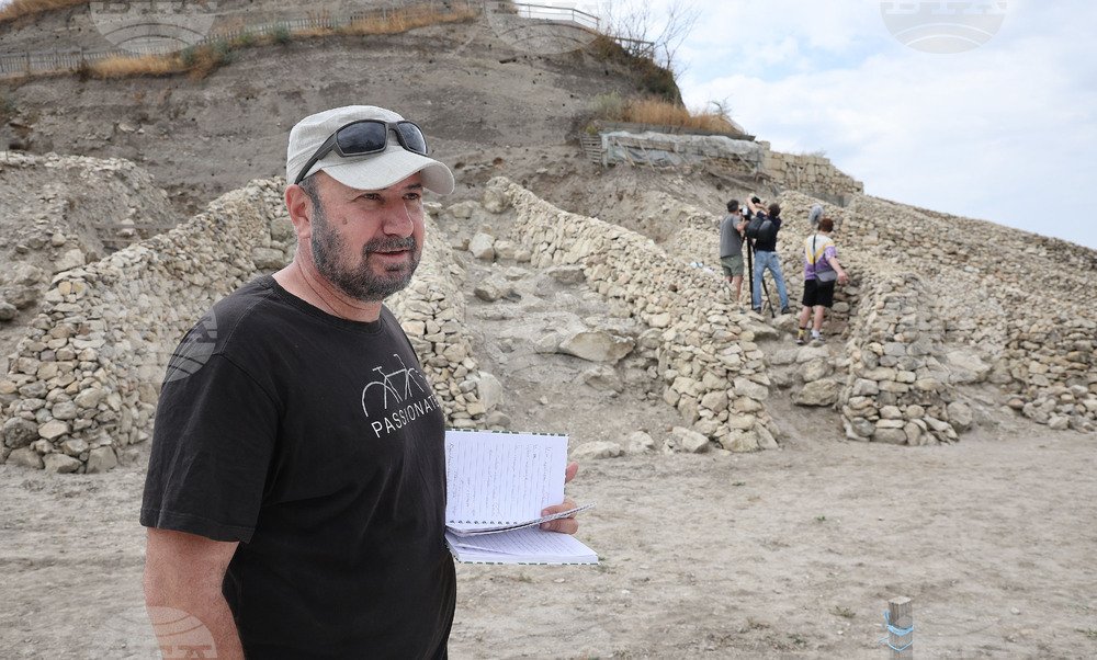 "Valdobrev Records at Ancient Salt Site"