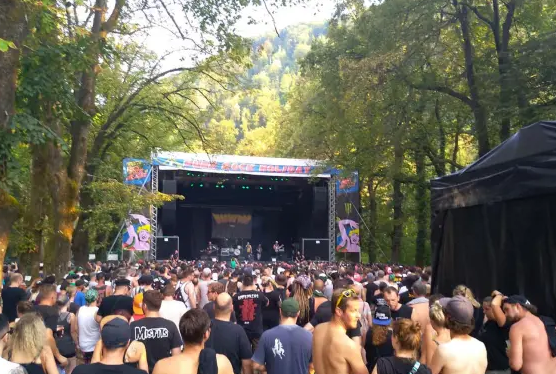 Punk Rock Holiday brings global crowd to riverside festival