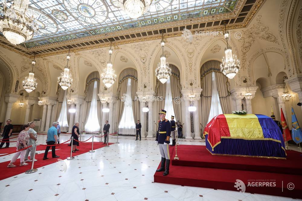 Romanians Pay Final Tribute to Former President Ion Iliescu