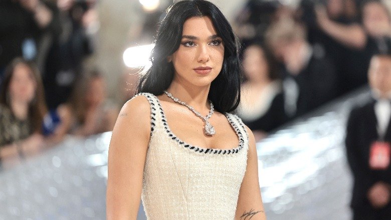 Dua Lipa relaxes in southern Albania