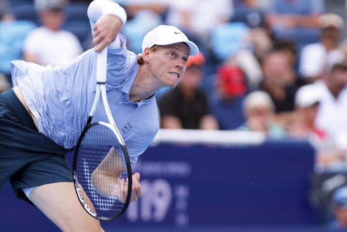 Sinner Beats Mannarino to Reach Cincinnati Quarterfinals