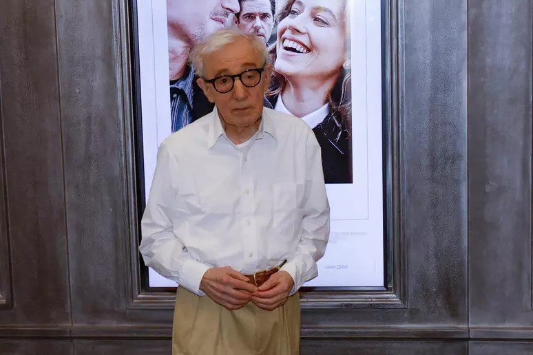 Allen: "Putin Is Totally Wrong, But Art Shouldn't Be Silenced"