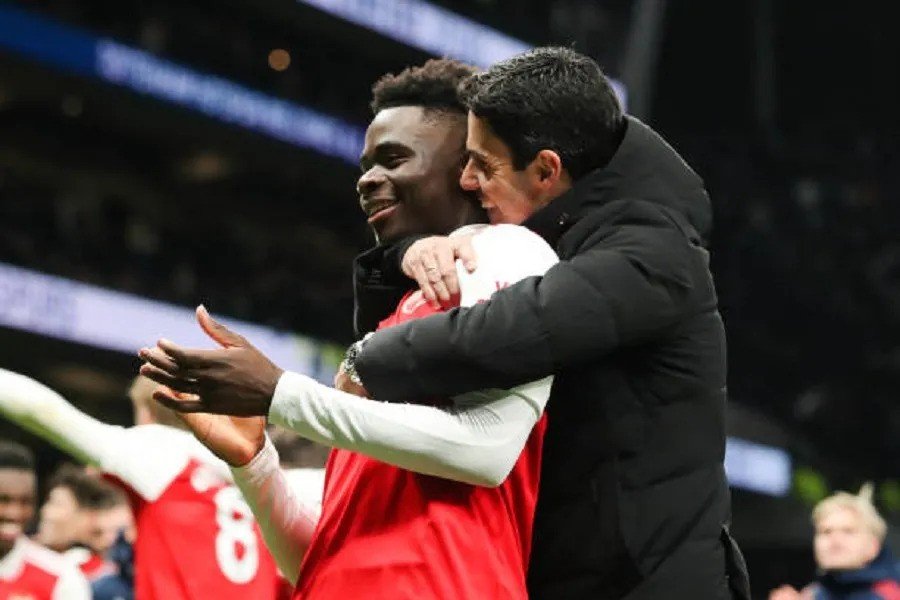 Arsenal Hit by Injury Blow: Saka Out for a Month