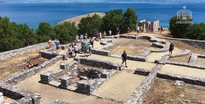 Minister Highlights Lini’s Paleochristian Basilica as a Summer Attraction