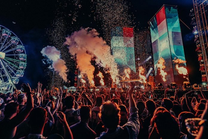 Electronic music lights up Vlora’s Lungomare with local and international artists
