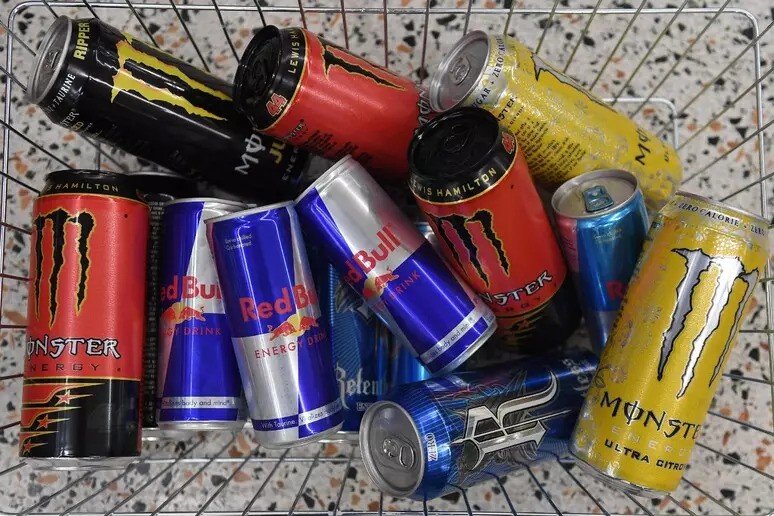 UK plans energy drink ban for minors