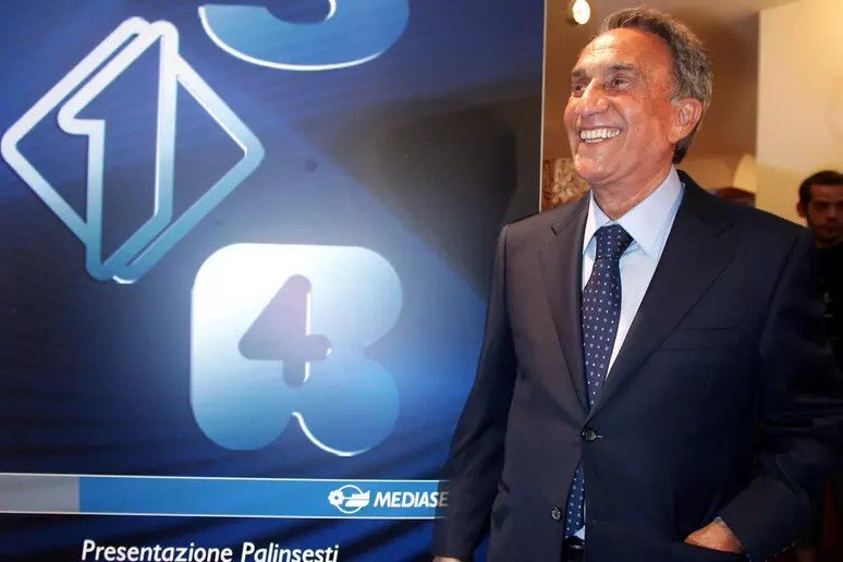 Emilio Fede Dies