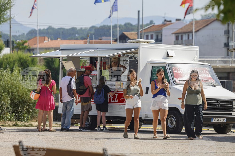 Eurostat: EU services output slips in June