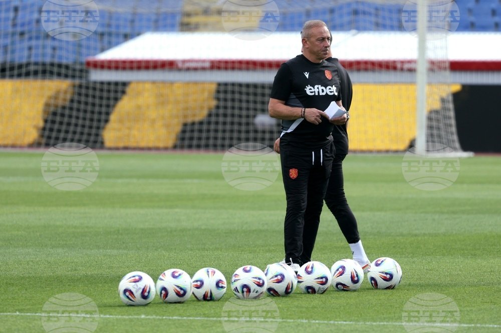 Bulgarian national football team head coach resigns