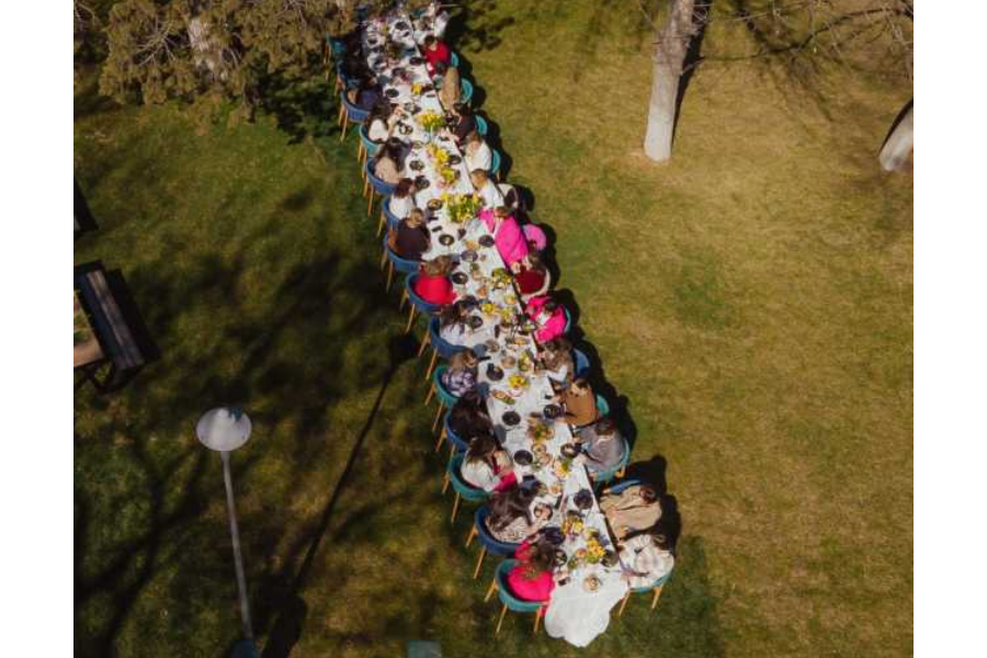 Romania aims Guinness World Record with 2.7-kilometre table