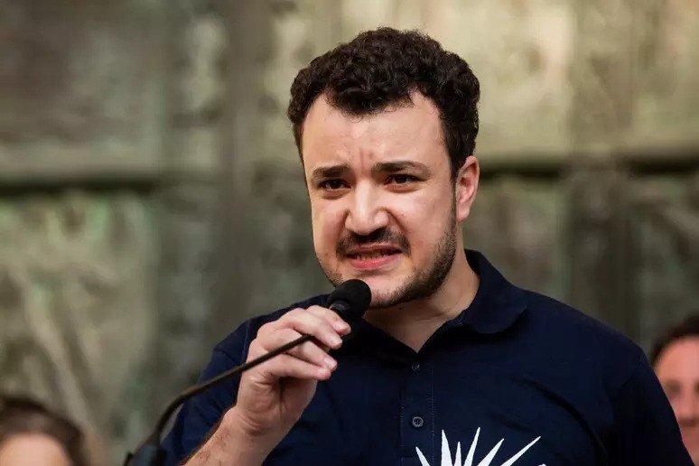 Pro-Palestinian U.S. resident faces deportation