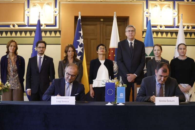 EU Commissioner praises Sarajevo’s cultural initiatives