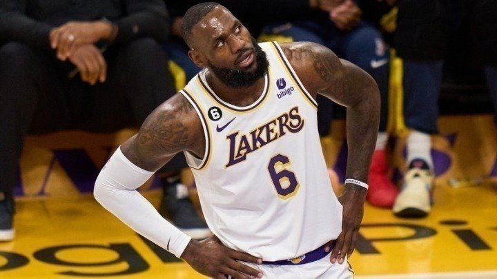 LeBron James to retire as Laker? GM Pelinka weighs in