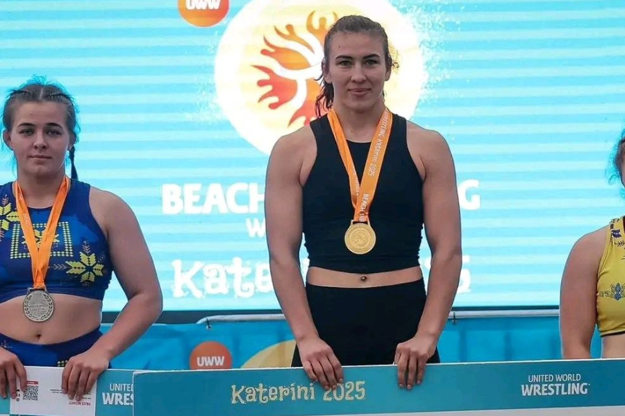 Moldovan wrestler wins gold at Beach World Series