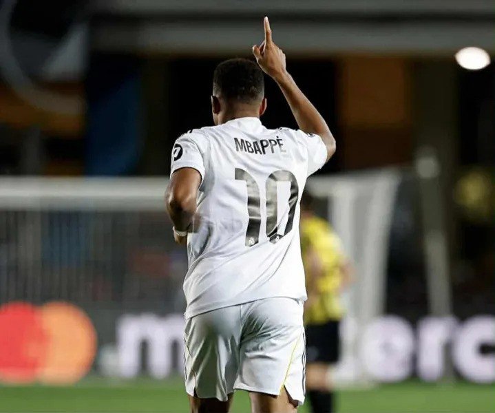 Real Madrid sends strong message with emphatic away win