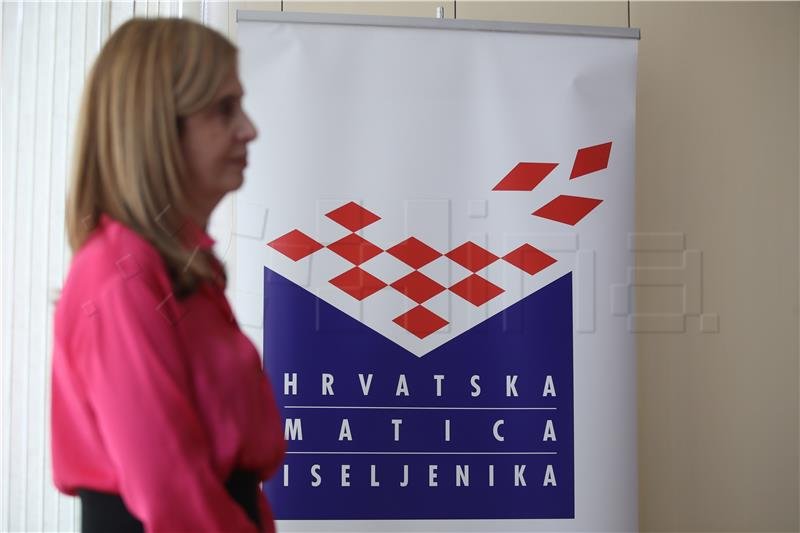 Exhibition highlights Croatian culture in Serbia