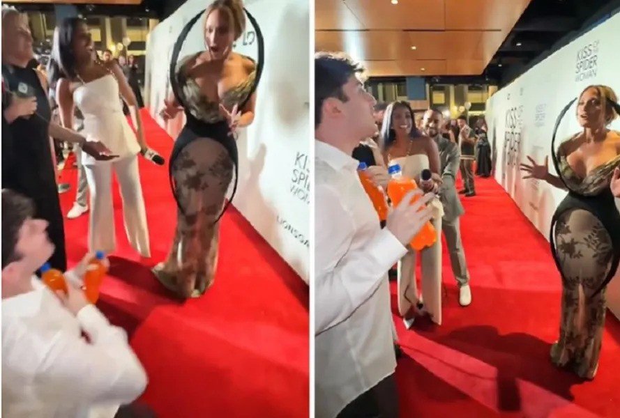 Jennifer Lopez faces awkward red carpet moment at New York premiere