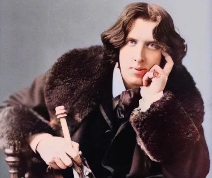 Oscar Wilde reinstated by British library after 130 years