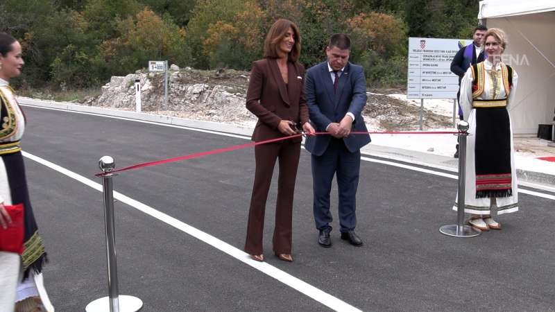 Bosnia, Croatia connected by new modern road