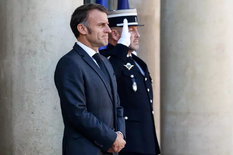 Macron comments on recent theft at Louvre Museum