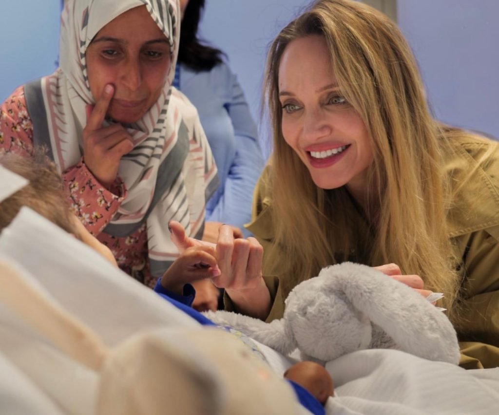 Angelina Jolie meets young patients in Rome
