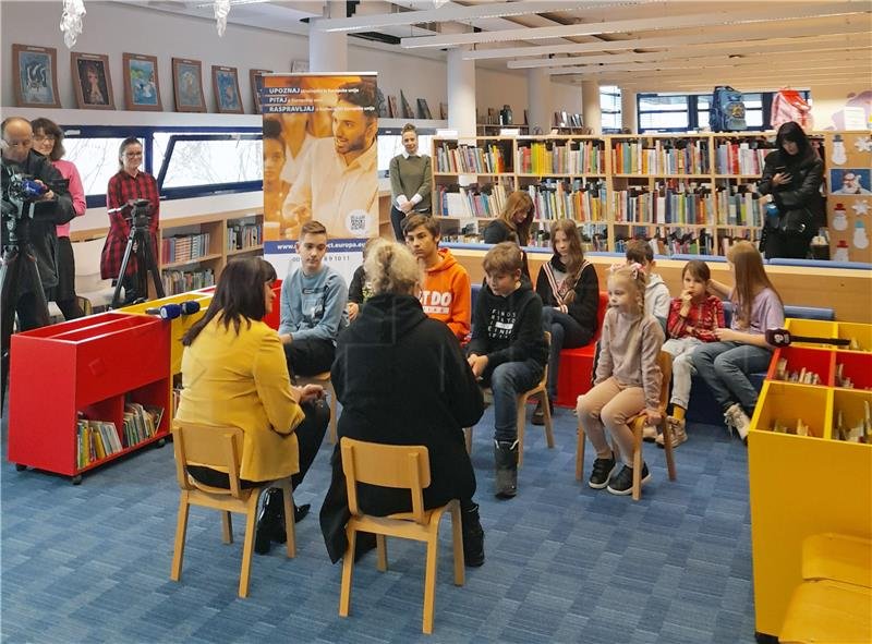 New Croatian dictionary launched for non-native speakers