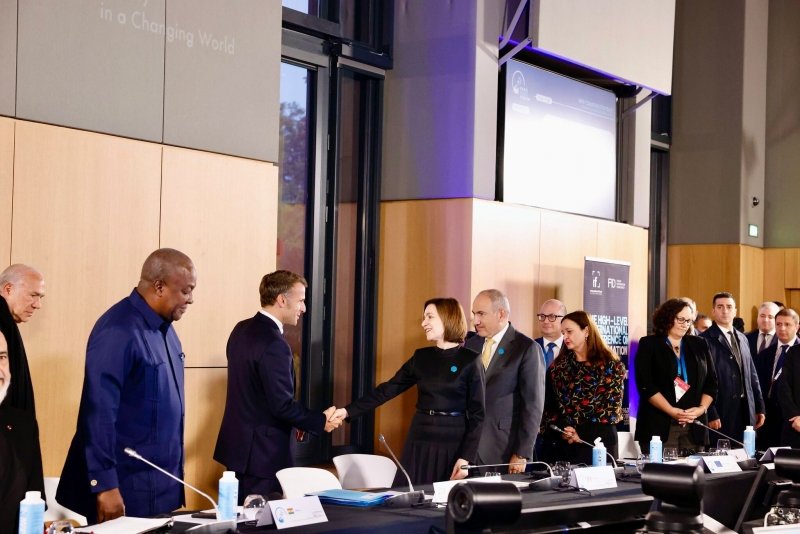 Moldovan president urges social media accountability at Paris Peace Forum