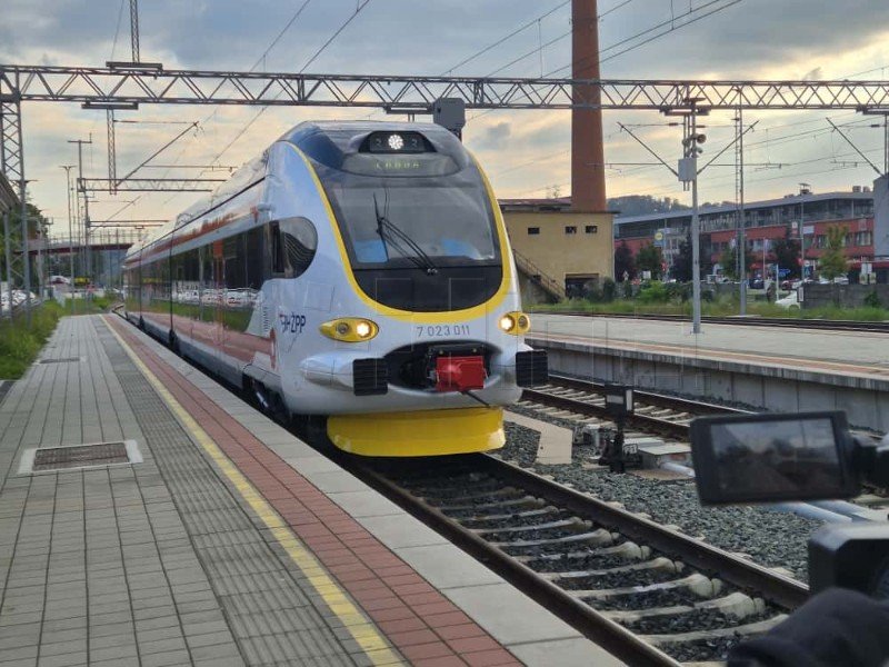 Croatia introduces new diesel train on Varaždin-Čakovec route