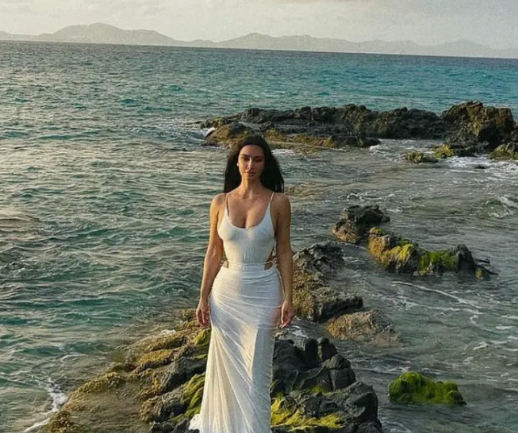 Kim Kardashian shares daring Caribbean photos