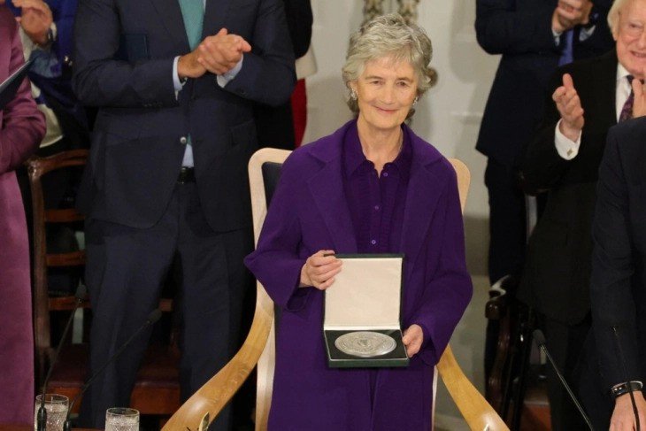 Catherine Connolly sworn in as Ireland’s 10th president