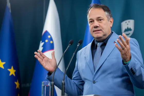 Slovenian government raises age for e-scooter driving