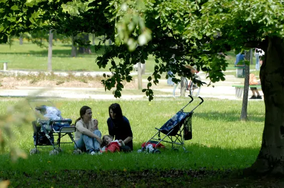 Women in same-sex relationships retain access to fertility treatments