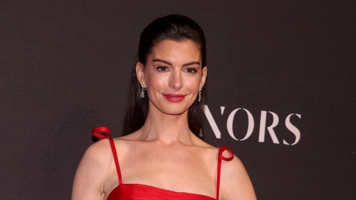 Meryl Streep, Anne Hathaway reunite in new footage