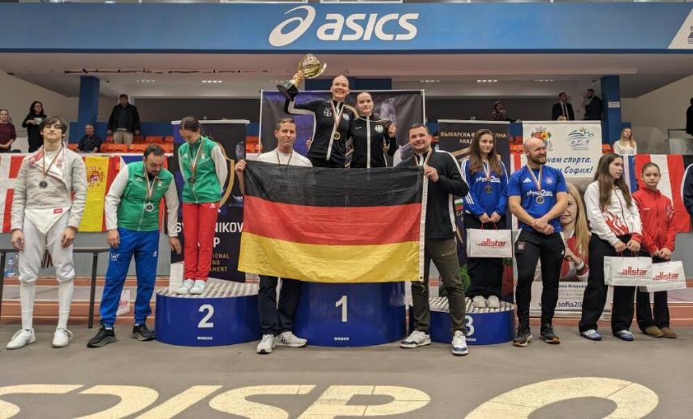Bulgarian cadet team wins bronze at international fencing tournament