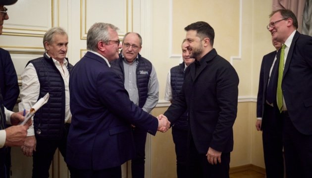 Zelensky thanks French fishermen for anti-drone nets
