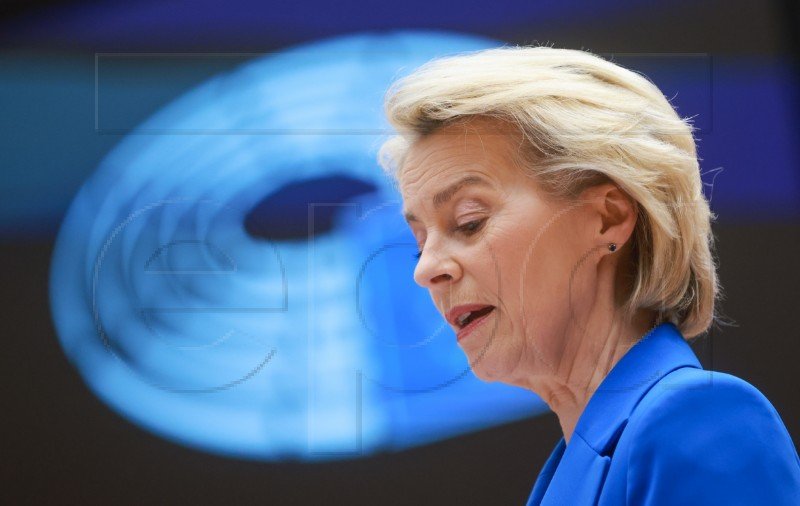 Von der Leyen proposes three funding paths for Ukraine