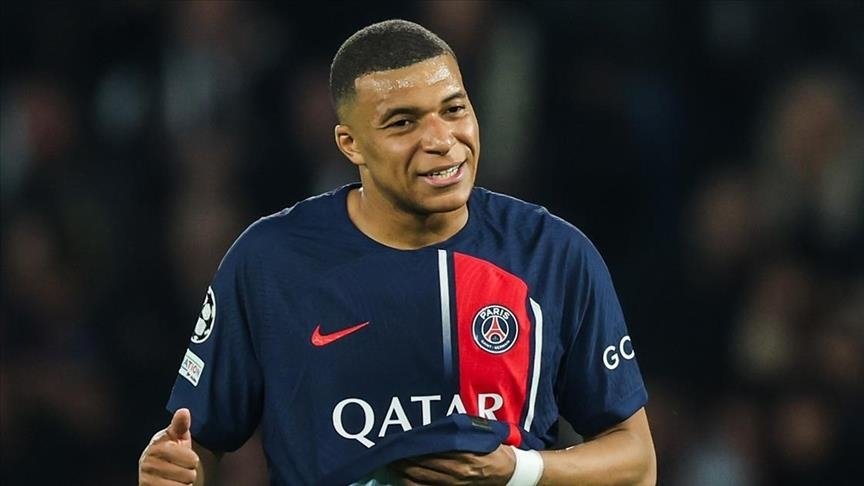 Kylian Mbappé demands 260M euros from PSG
