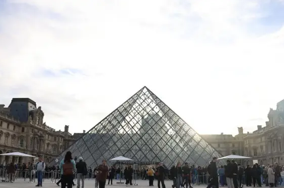 Hollywood prepares documentary on Louvre heist