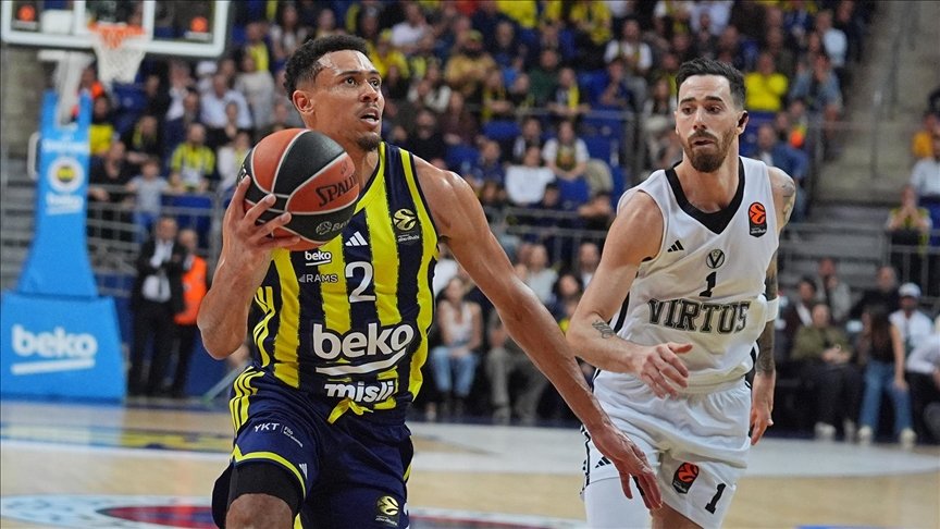 Fenerbahçe Beko prevails in final seconds against Virtus Bologna