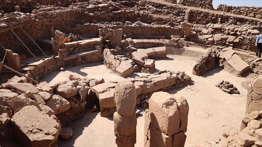 Türkiye unearths neolithic ritual site with human statues