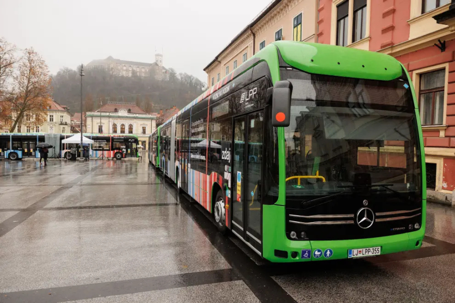 Ljubljana introduces first hydrogen-powered buses