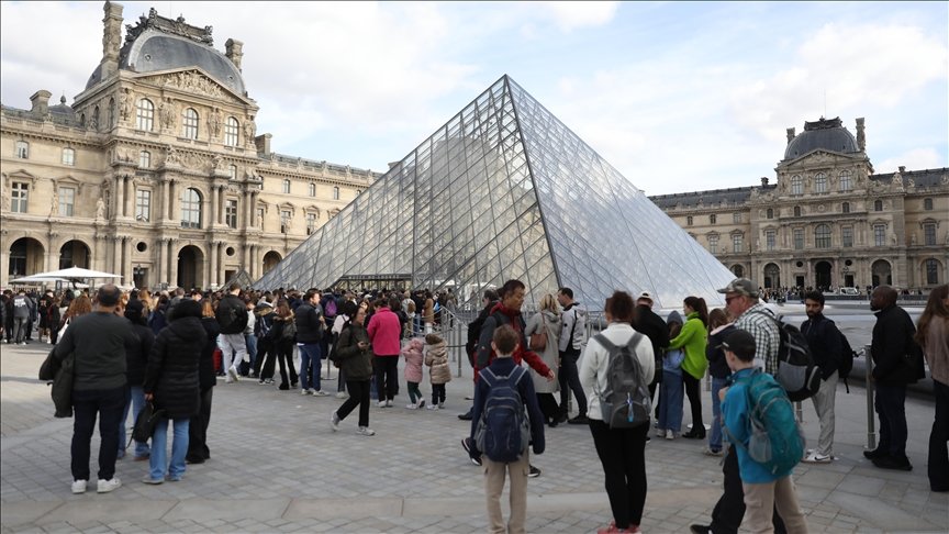 Louvre to raise ticket prices for non-EU visitors