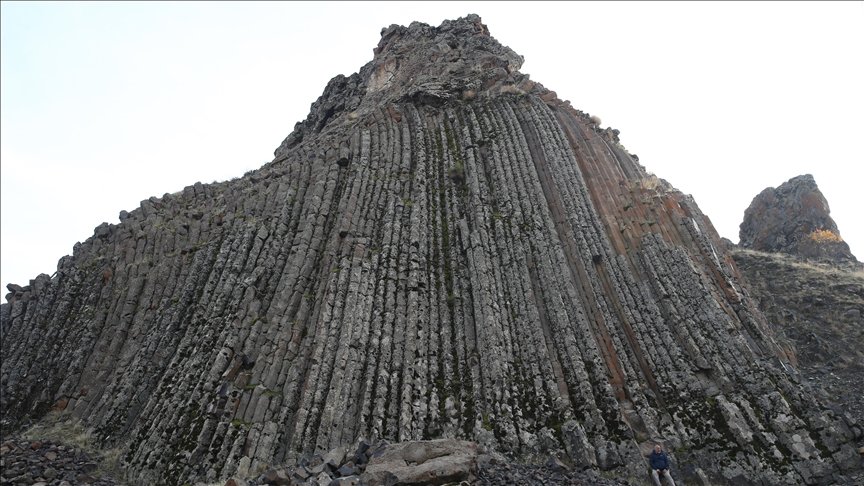Türkiye showcases rare pentagonal basalt rocks
